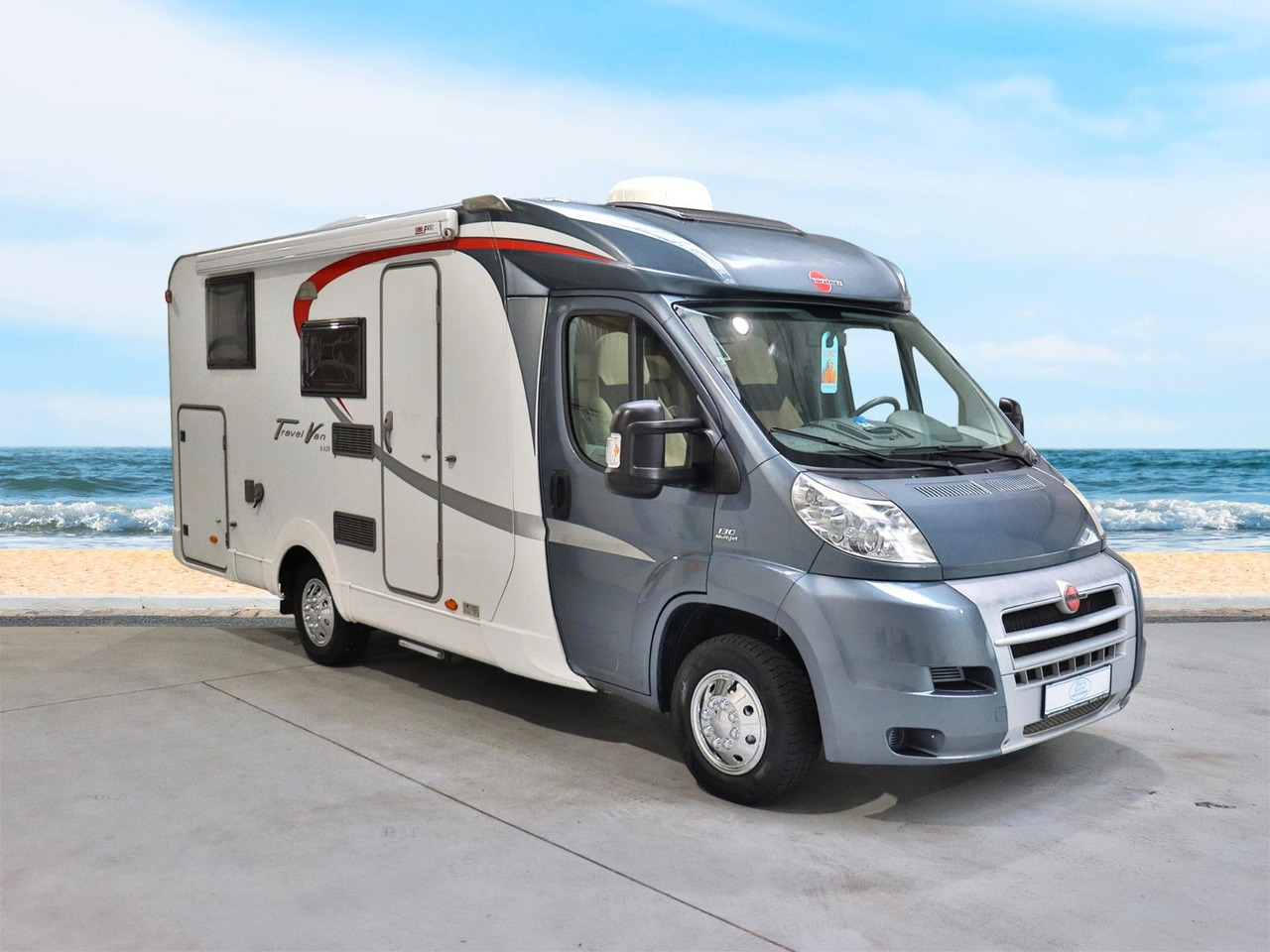 Half integraal camper Bürstner Travel Van T 620 / Einzelbetten / Garage: afbeelding 1