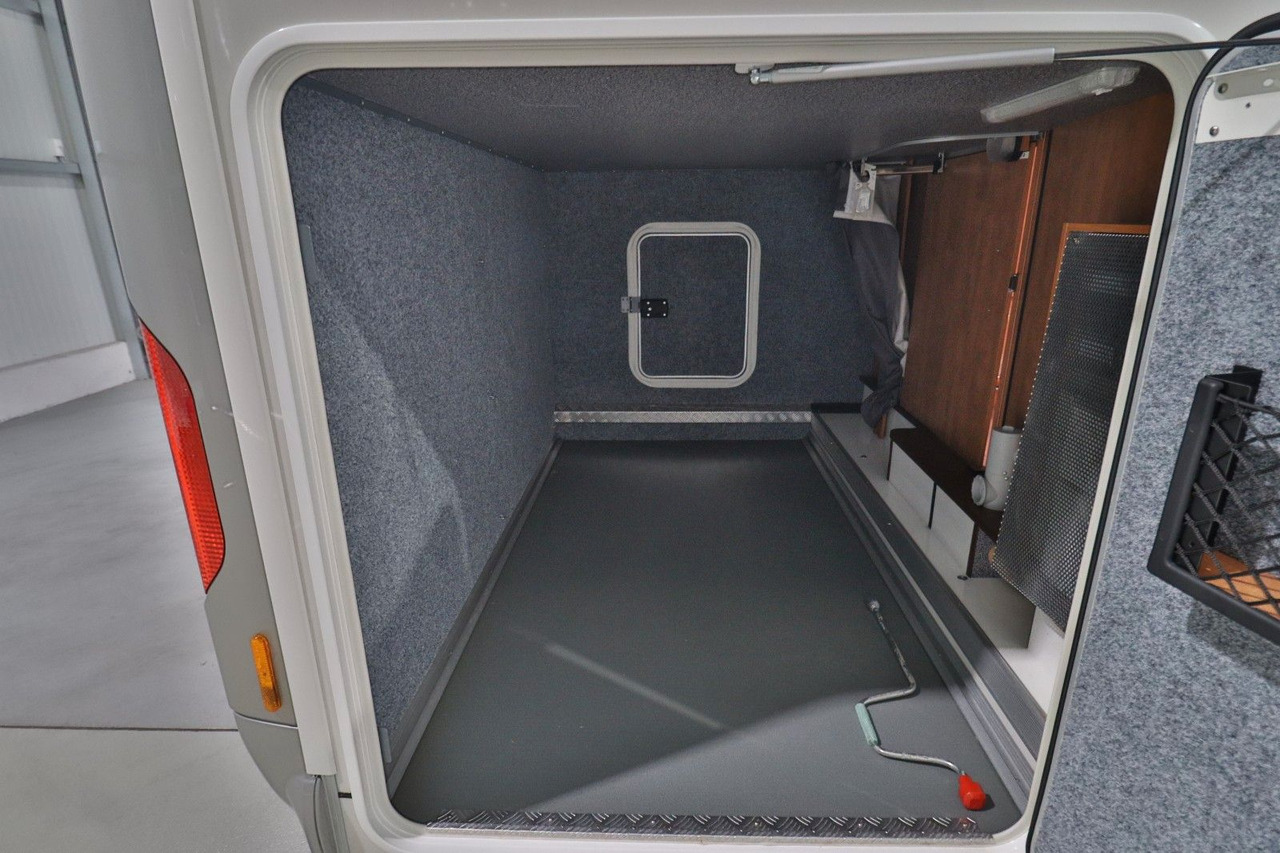 Carthago Chic C-Line 4.2-1.HD-NUR 10 TKM-FESTBETT+HUBBETT - Integraal camper: afbeelding 5 Carthago Chic C-Line 4.2-1.HD-NUR 10 TKM-FESTBETT+HUBBETT - Integraal camper: afbeelding 5