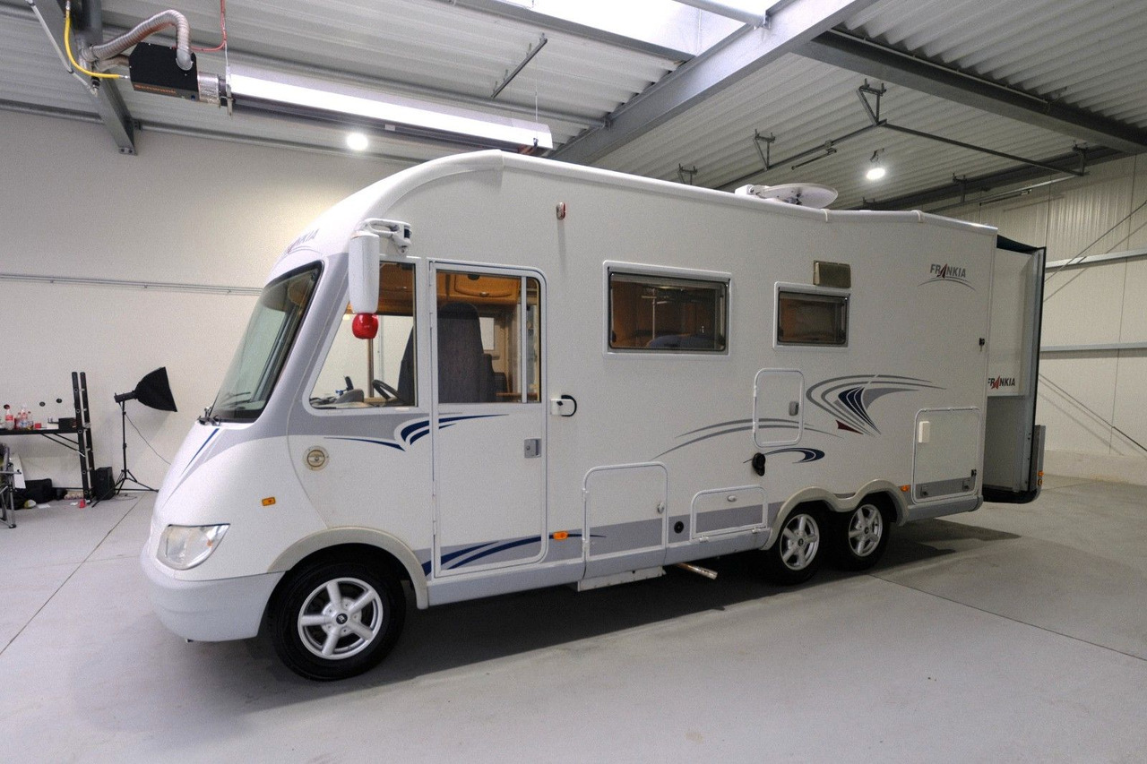 Frankia I 650 QS HolidayClass/Festbett+Hubbett/Klima/DPF - Integraal camper: afbeelding 2 Frankia I 650 QS HolidayClass/Festbett+Hubbett/Klima/DPF - Integraal camper: afbeelding 2