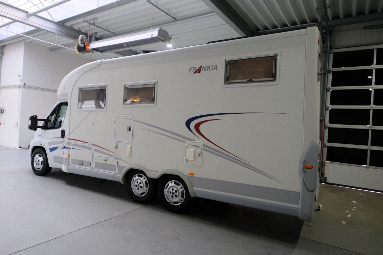 Frankia T 740 BD/Festbett/Garage/Klima/Solar/158 PS - Half integraal camper: afbeelding 4 Frankia T 740 BD/Festbett/Garage/Klima/Solar/158 PS - Half integraal camper: afbeelding 4
