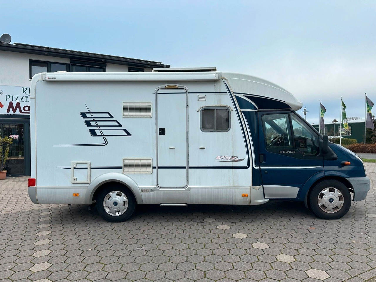 HYMER / ERIBA / HYMERCAR TRAMP T 572 CL/Festbett/Klima/Markise HYMER / ERIBA / HYMERCAR TRAMP T 572 CL/Festbett/Klima/Markise - Half integraal camper: afbeelding 3 HYMER / ERIBA / HYMERCAR TRAMP T 572 CL/Festbett/Klima/Markise HYMER / ERIBA / HYMERCAR TRAMP T 572 CL/Festbett/Klima/Markise - Half integraal camper: afbeelding 3