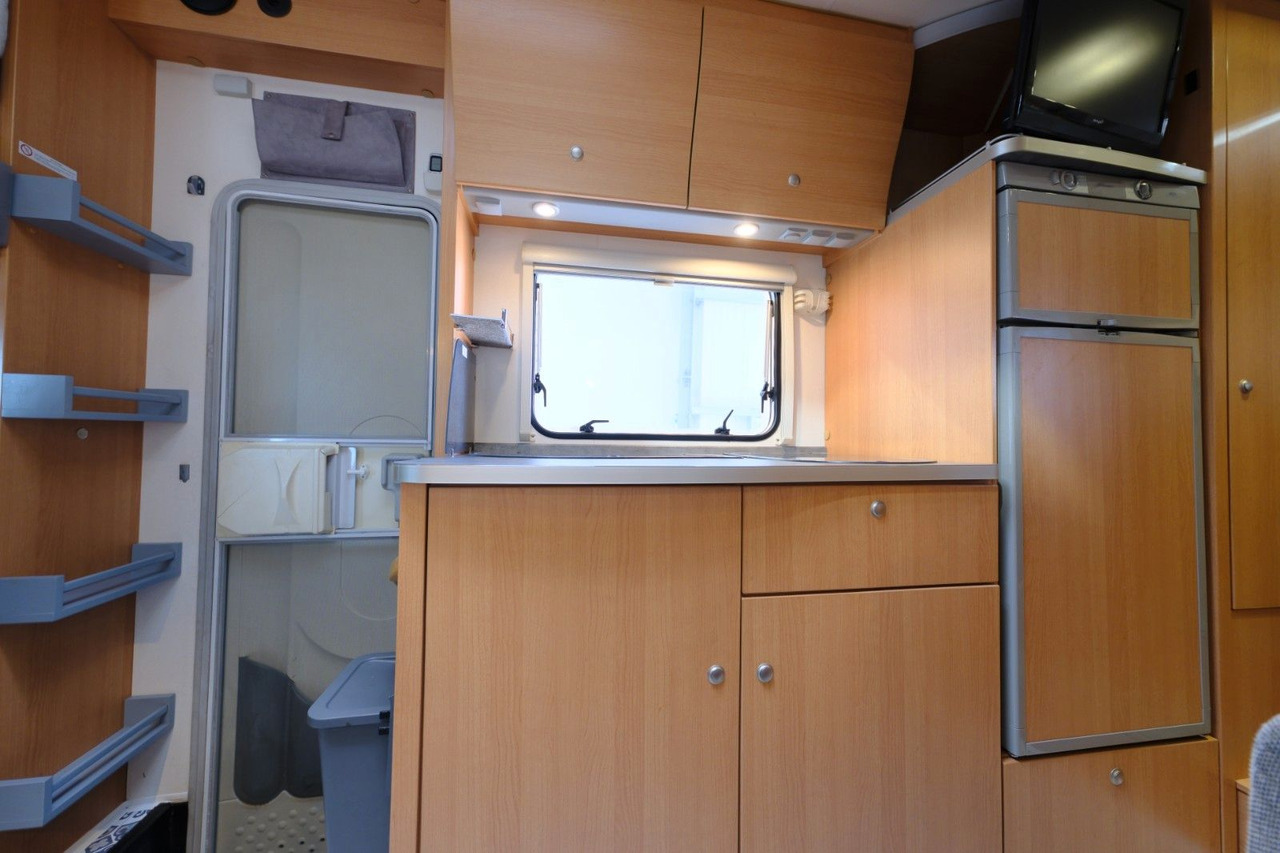 Alkoof camper Knaus Sun Traveller 658 LG/Festbett/ DPF Grün/Garage: afbeelding 18
