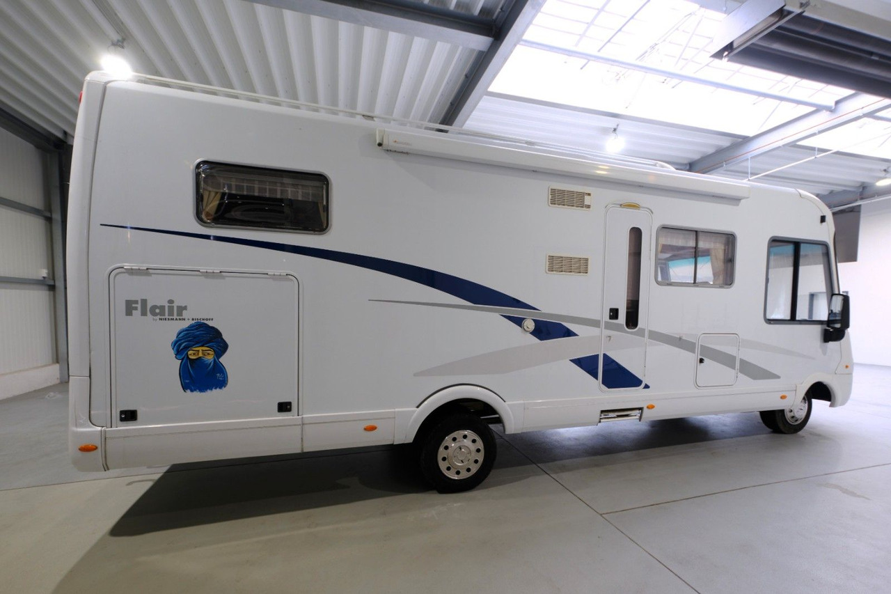 Niesmann + Bischoff Flair I 8000 EB / Automatik / Einzelbetten / TOP - Integraal camper: afbeelding 4 Niesmann + Bischoff Flair I 8000 EB / Automatik / Einzelbetten / TOP - Integraal camper: afbeelding 4