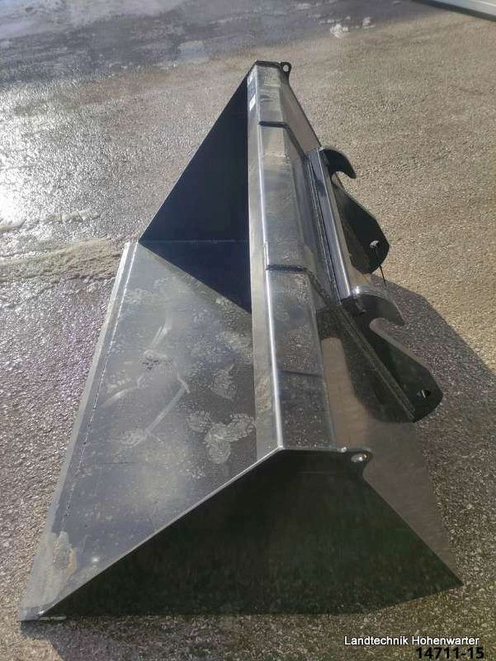 Stekro Volumenschaufel 1,4m oder 1,6 mit Weidemann Aufnahme (23184) - Aanbouwdeel voor Tractor: afbeelding 3 Stekro Volumenschaufel 1,4m oder 1,6 mit Weidemann Aufnahme (23184) - Aanbouwdeel voor Tractor: afbeelding 3