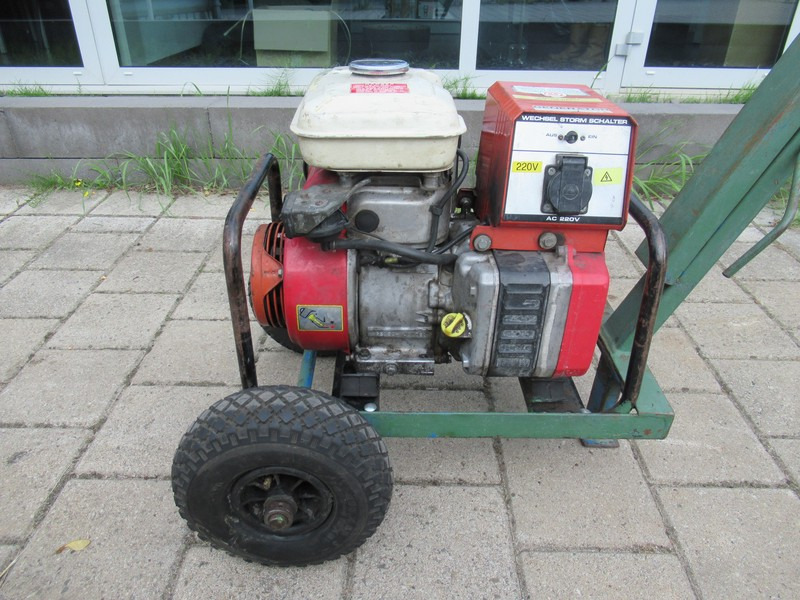 Honda Aggregaat 750 Generator 750W / 220V - Industrie generator: afbeelding 2 Honda Aggregaat 750 Generator 750W / 220V - Industrie generator: afbeelding 2