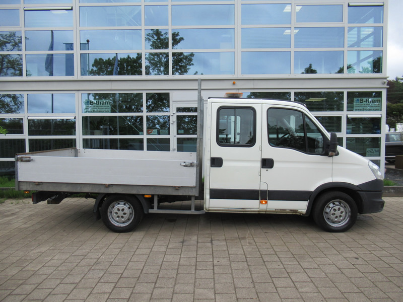 Iveco Daily 29L13 2.3HPi 93KW 345 DOKA Dubbelcabine - Bestelwagen open laadbak, Bestelwagen met dubbele cabine: afbeelding 2 Iveco Daily 29L13 2.3HPi 93KW 345 DOKA Dubbelcabine - Bestelwagen open laadbak, Bestelwagen met dubbele cabine: afbeelding 2