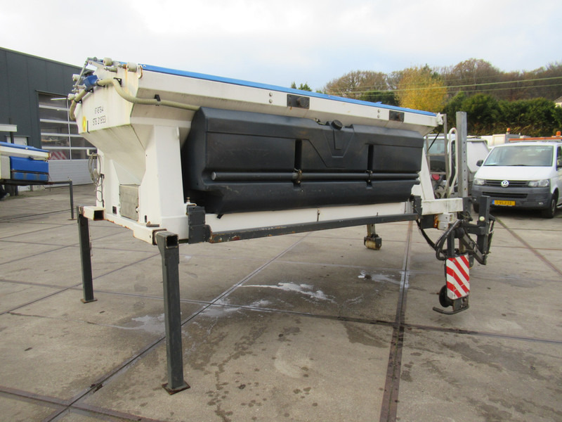 NIDO STRATOS B40-36 PALN Rotopower 4m3 + 2.200L Salzstreuer Saltspreader Zoutstrooier - Zout/ Zandstrooier: afbeelding 2 NIDO STRATOS B40-36 PALN Rotopower 4m3 + 2.200L Salzstreuer Saltspreader Zoutstrooier - Zout/ Zandstrooier: afbeelding 2