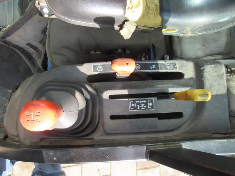 Tractor New Holland TC21D 4WD 4x4 Cabine Verwarming: afbeelding 10