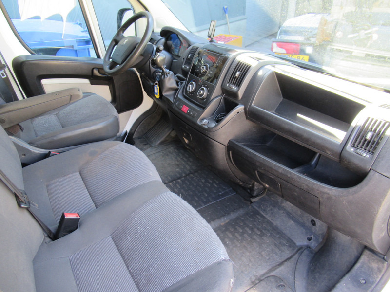 Kleine bestelwagen, Bestelwagen met dubbele cabine Peugeot Boxer 330 2.2 HDI 96KW L1H P+ DOKA Dubbelcabine AIRCO: afbeelding 8 Kleine bestelwagen, Bestelwagen met dubbele cabine Peugeot Boxer 330 2.2 HDI 96KW L1H P+ DOKA Dubbelcabine AIRCO: afbeelding 8