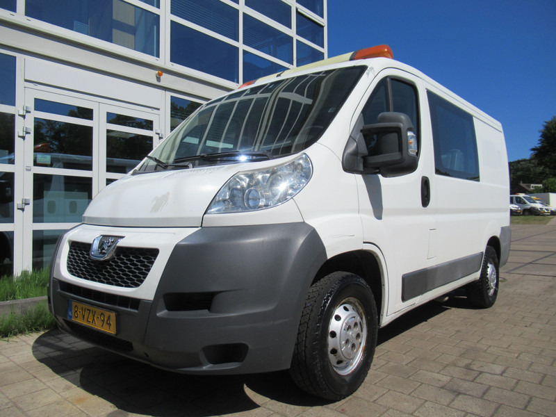 Peugeot Boxer 330 2.2 HDI 96KW L1H P+ DOKA Dubbelcabine AIRCO - Kleine bestelwagen, Bestelwagen met dubbele cabine: afbeelding 4 Peugeot Boxer 330 2.2 HDI 96KW L1H P+ DOKA Dubbelcabine AIRCO - Kleine bestelwagen, Bestelwagen met dubbele cabine: afbeelding 4