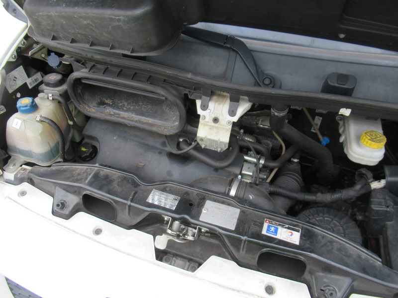 Kleine bestelwagen Peugeot Boxer 330 3.0 HDI 116KW L1H1 P+: afbeelding 17 Kleine bestelwagen Peugeot Boxer 330 3.0 HDI 116KW L1H1 P+: afbeelding 17