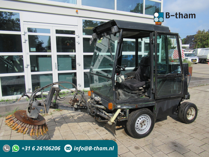 ROBERINE 1503 - 628 4WD Onkruidborstelmachine - Veegwagen: afbeelding 1 ROBERINE 1503 - 628 4WD Onkruidborstelmachine - Veegwagen: afbeelding 1