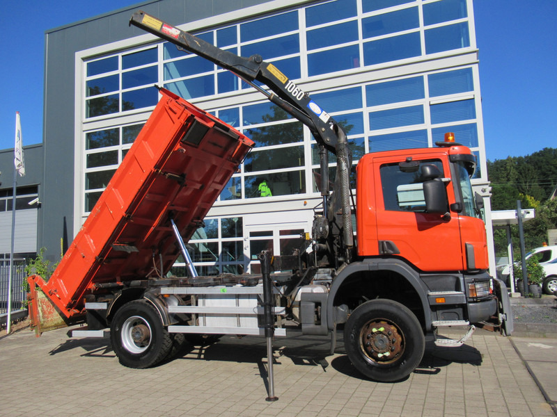 Scania P 114 CB 4x4 HZ 340 3-W. Tipper - 3-S. Kipper + HMF 1063 Crane Kran - Kipper vrachtwagen, Kraanwagen: afbeelding 3 Scania P 114 CB 4x4 HZ 340 3-W. Tipper - 3-S. Kipper + HMF 1063 Crane Kran - Kipper vrachtwagen, Kraanwagen: afbeelding 3