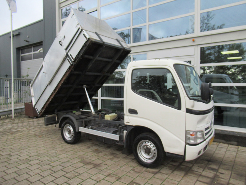Toyota Dyna 100 3.0 D-4D 80KW Comfort Veegvuilkipper Tipper - Kipper bestelwagen: afbeelding 2 Toyota Dyna 100 3.0 D-4D 80KW Comfort Veegvuilkipper Tipper - Kipper bestelwagen: afbeelding 2