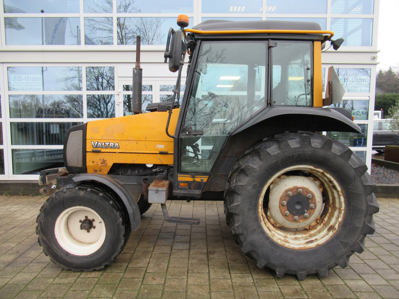 Valtra 700 4x2 VALMET - Tractor: afbeelding 3 Valtra 700 4x2 VALMET - Tractor: afbeelding 3