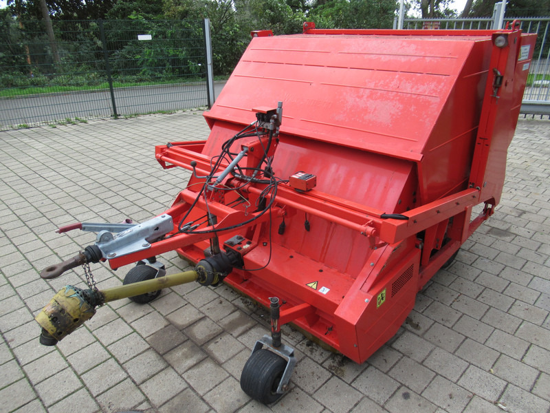 Wiedenmann Super 400 1.7M Klepelmaaier / Opvang / Verticuteer / Veeg - Tuinfrees: afbeelding 4 Wiedenmann Super 400 1.7M Klepelmaaier / Opvang / Verticuteer / Veeg - Tuinfrees: afbeelding 4