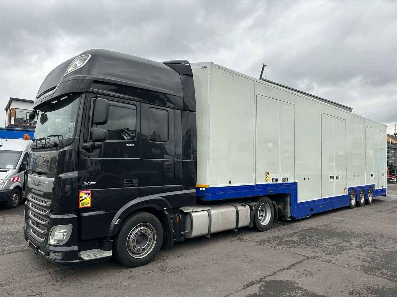 DAF XF 480 + KTT Geschlossener Autotransp.*Winde* - Autovrachtwagen vrachtwagen: afbeelding 1 DAF XF 480 + KTT Geschlossener Autotransp.*Winde* - Autovrachtwagen vrachtwagen: afbeelding 1