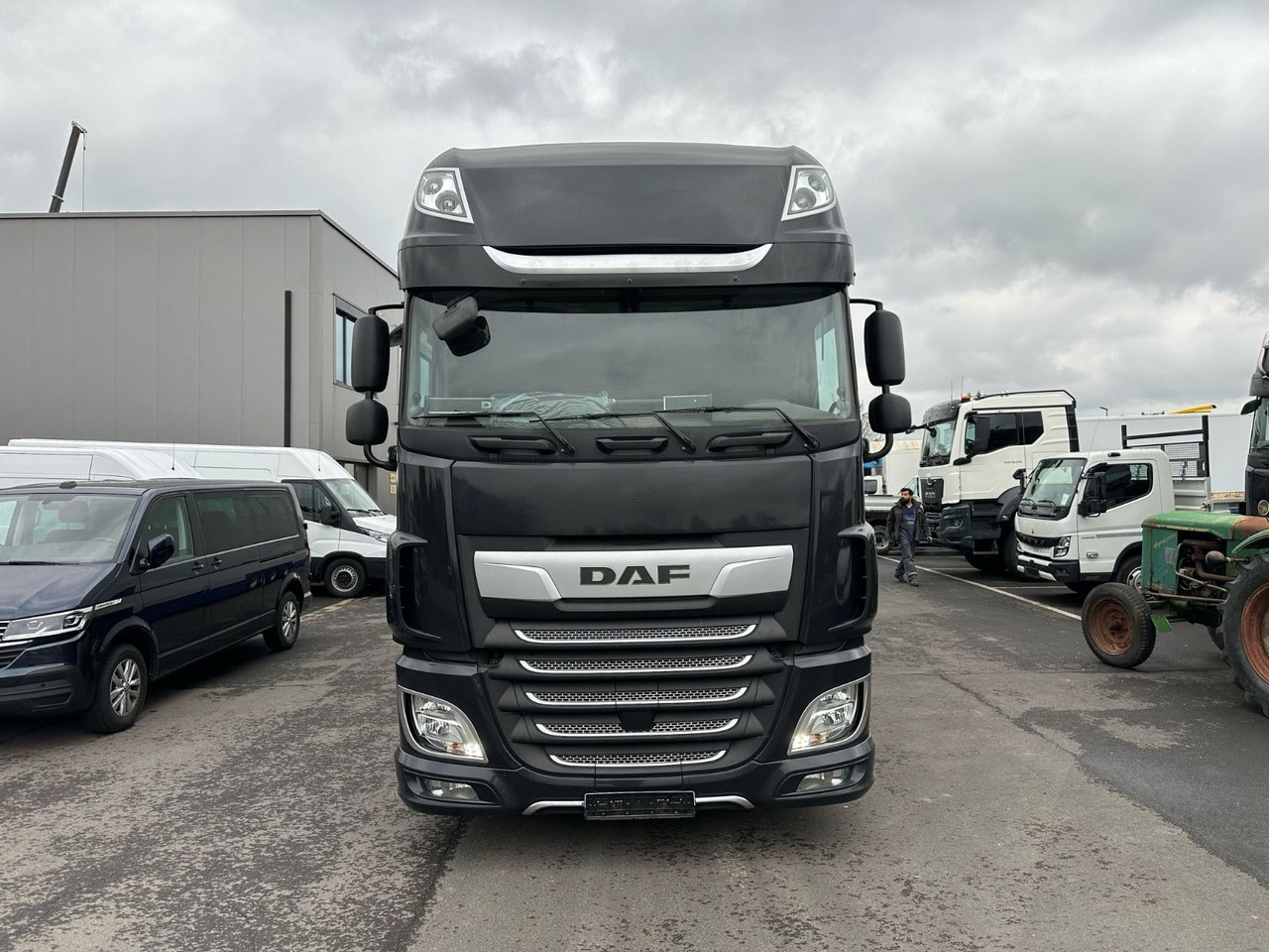 DAF XF 480 + KTT Geschlossener Autotransp.*Winde* - Autovrachtwagen vrachtwagen: afbeelding 2 DAF XF 480 + KTT Geschlossener Autotransp.*Winde* - Autovrachtwagen vrachtwagen: afbeelding 2