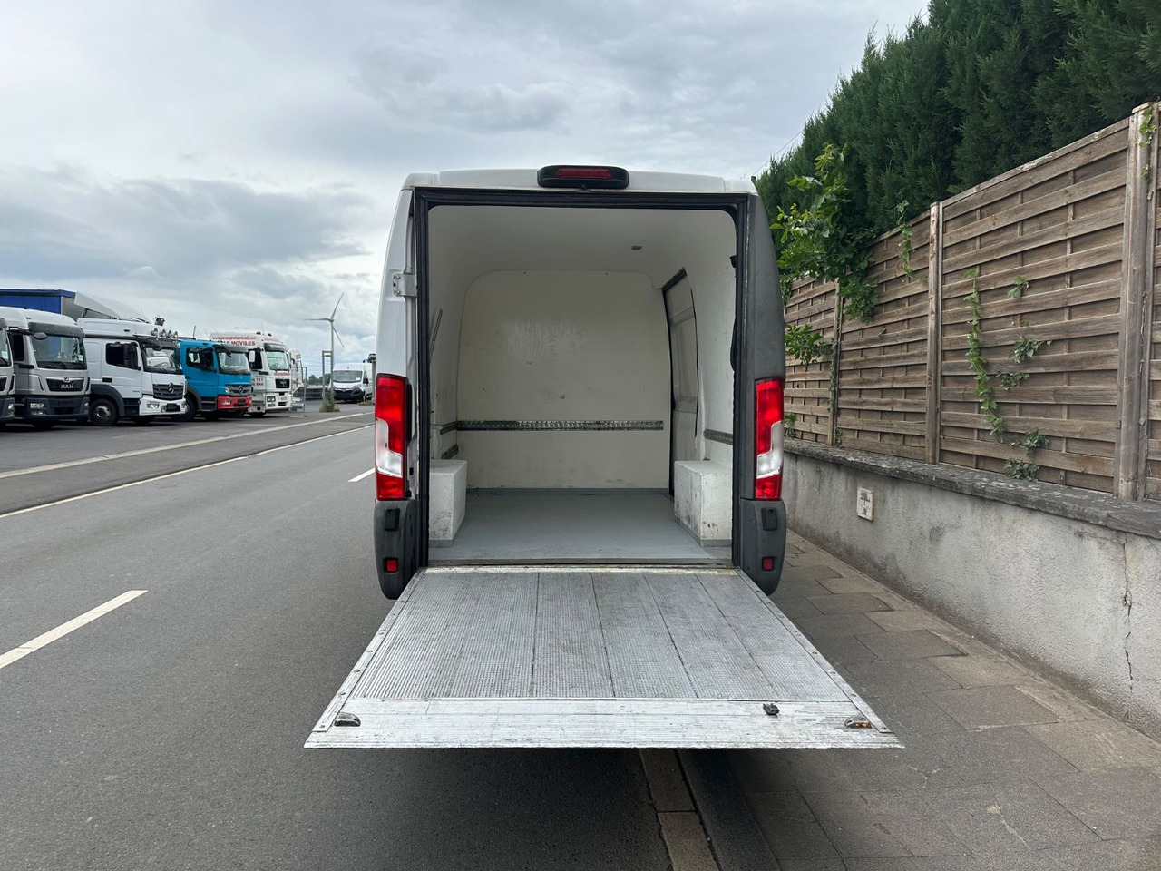 Fiat Ducato130*Automatik*Ladebordwand/LBW 500Kg - Gesloten bestelwagen: afbeelding 4 Fiat Ducato130*Automatik*Ladebordwand/LBW 500Kg - Gesloten bestelwagen: afbeelding 4