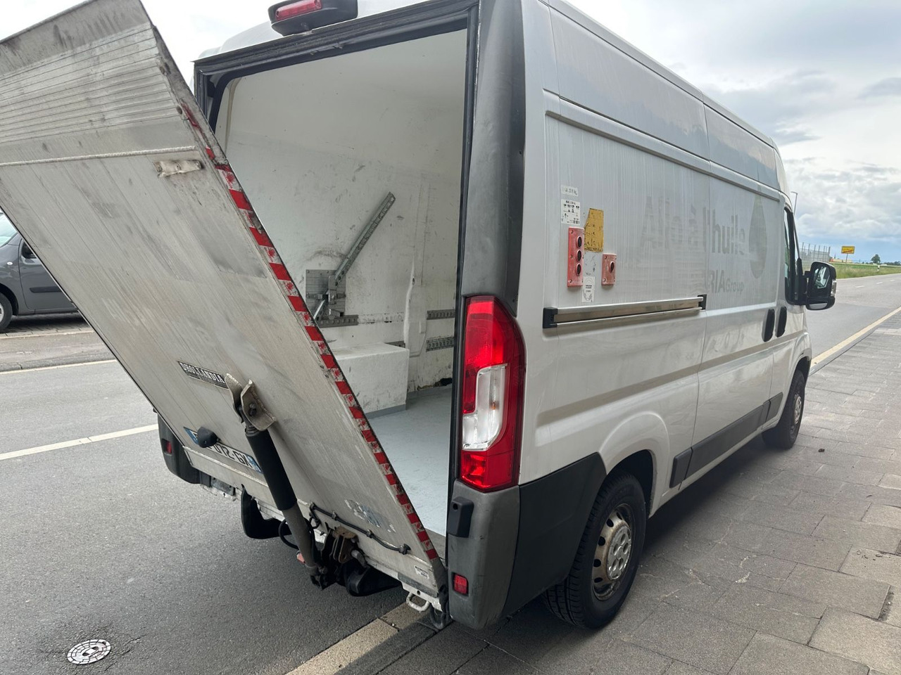 Fiat Ducato130*Automatik*Ladebordwand/LBW 500Kg - Gesloten bestelwagen: afbeelding 5 Fiat Ducato130*Automatik*Ladebordwand/LBW 500Kg - Gesloten bestelwagen: afbeelding 5