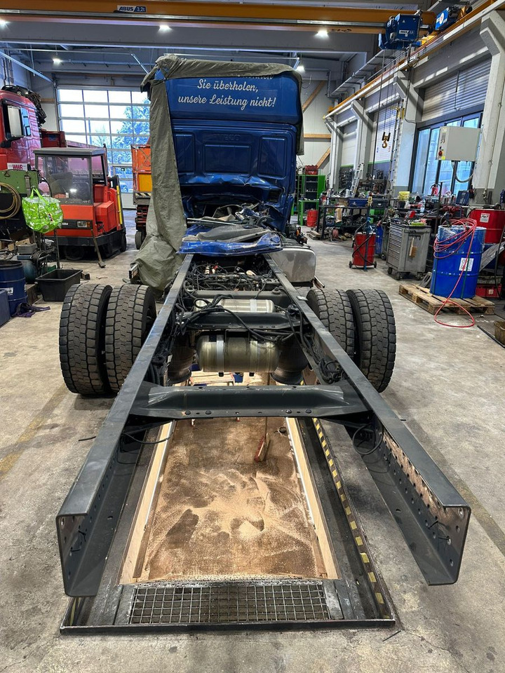 Iveco 110EL25 Unfallchassis ohne Motor/Getriebe - Chassis vrachtwagen: afbeelding 4 Iveco 110EL25 Unfallchassis ohne Motor/Getriebe - Chassis vrachtwagen: afbeelding 4