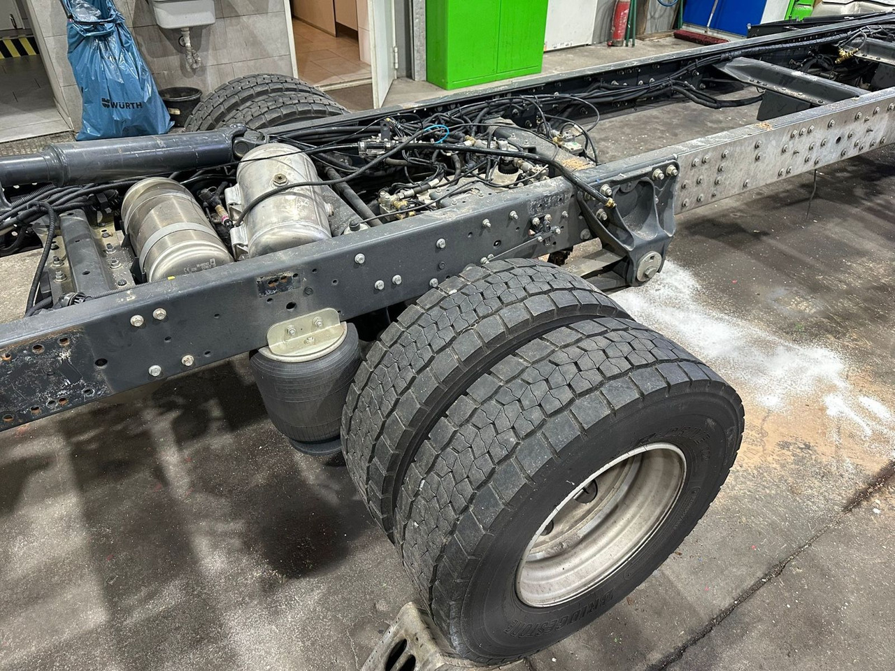 Iveco 110EL25 Unfallchassis ohne Motor/Getriebe - Chassis vrachtwagen: afbeelding 3 Iveco 110EL25 Unfallchassis ohne Motor/Getriebe - Chassis vrachtwagen: afbeelding 3