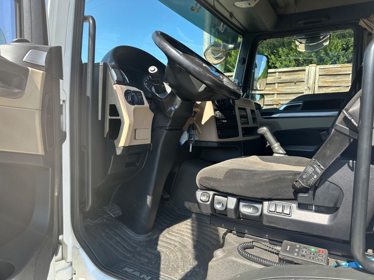 MAN 8.250 TGL*VDI2700*TOP*4-er Zug BFT Anhänger MAN 8.250 TGL*4x L1H1*XLX Kabine*VDI2700*TOP* - Autovrachtwagen vrachtwagen: afbeelding 4 MAN 8.250 TGL*VDI2700*TOP*4-er Zug BFT Anhänger MAN 8.250 TGL*4x L1H1*XLX Kabine*VDI2700*TOP* - Autovrachtwagen vrachtwagen: afbeelding 4