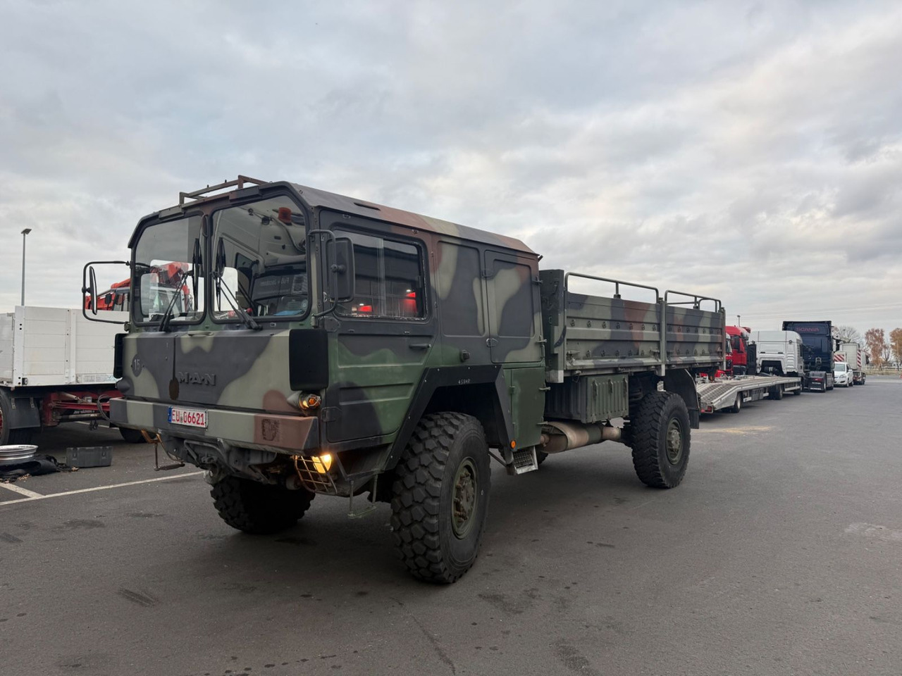 MAN KAT 1 5T MIL GL 4x4 , Pritsche, Allrad, viel neu - Vrachtwagen met open laadbak: afbeelding 1 MAN KAT 1 5T MIL GL 4x4 , Pritsche, Allrad, viel neu - Vrachtwagen met open laadbak: afbeelding 1