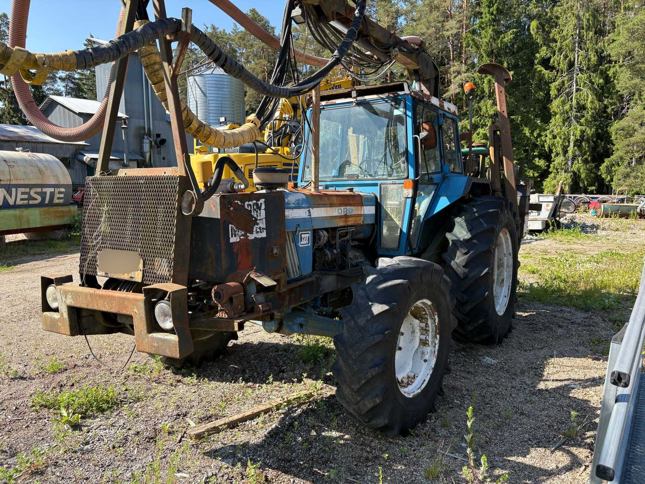 Rock drill Doofor DF530S and Tractor Ford New Holland 5610 - Boormachine: afbeelding 2 Rock drill Doofor DF530S and Tractor Ford New Holland 5610 - Boormachine: afbeelding 2