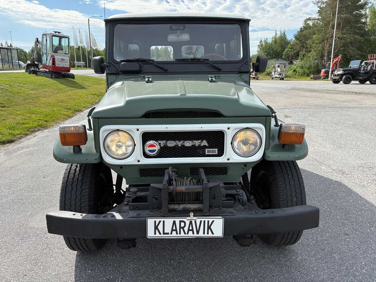 Vintage car Toyota Land Cruiser BJ40 - SUV: afbeelding 2 Vintage car Toyota Land Cruiser BJ40 - SUV: afbeelding 2