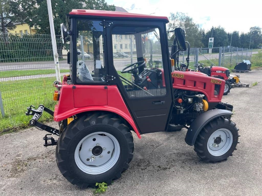 Belarus 320.4 - Tractor: afbeelding 3 Belarus 320.4 - Tractor: afbeelding 3