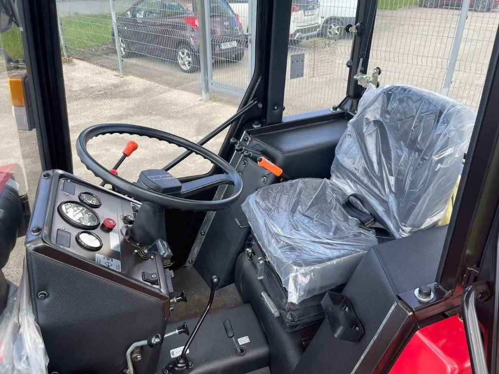 Belarus 320.4 - Tractor: afbeelding 4 Belarus 320.4 - Tractor: afbeelding 4