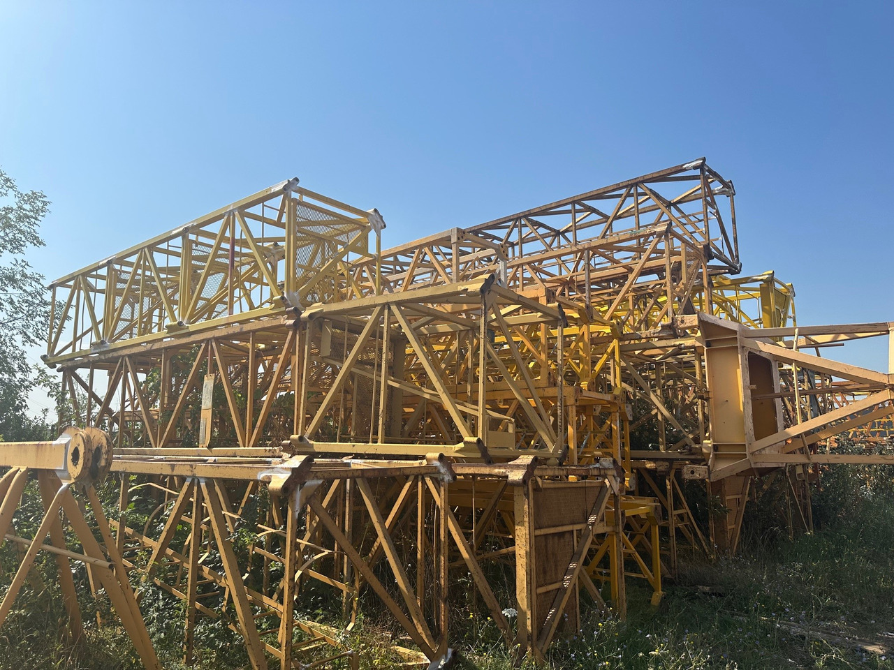 LIEBHERR 120 HC sections 1,8 m x 1,8 m & 256 HC 2,3 m x 2,3 m - Torenkraan: afbeelding 1 LIEBHERR 120 HC sections 1,8 m x 1,8 m & 256 HC 2,3 m x 2,3 m - Torenkraan: afbeelding 1