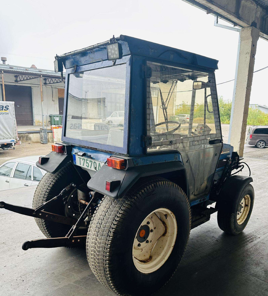 Iseki 530 - Tractor: afbeelding 4 Iseki 530 - Tractor: afbeelding 4