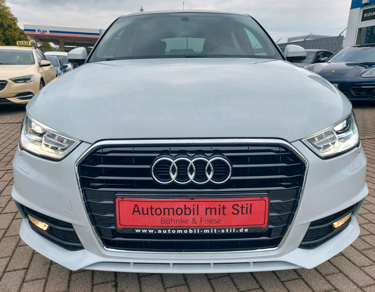 Audi A1 Sportback sport S-Line Pano Bose Xenon DAB - Sedan: afbeelding 3 Audi A1 Sportback sport S-Line Pano Bose Xenon DAB - Sedan: afbeelding 3
