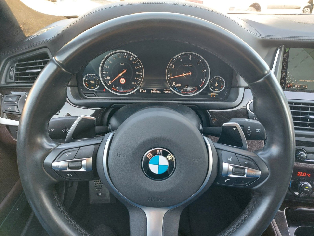 Sedan BMW 550i Limousine Autom. M-Sport HUD Glasdach H&K: afbeelding 13