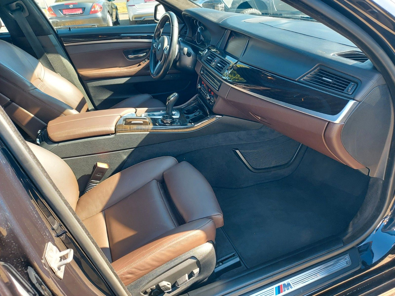 Sedan BMW 550i Limousine Autom. M-Sport HUD Glasdach H&K: afbeelding 19 Sedan BMW 550i Limousine Autom. M-Sport HUD Glasdach H&K: afbeelding 19