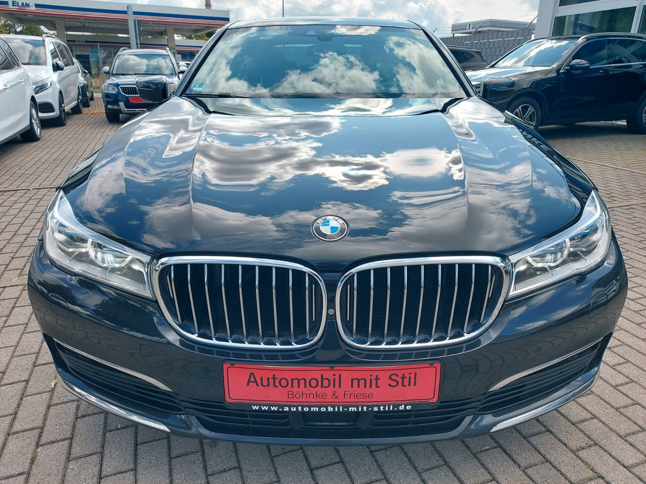 BMW 740 Baureihe 7 Lim 740 d xDrive Glasdach ACC - Sedan: afbeelding 2 BMW 740 Baureihe 7 Lim 740 d xDrive Glasdach ACC - Sedan: afbeelding 2