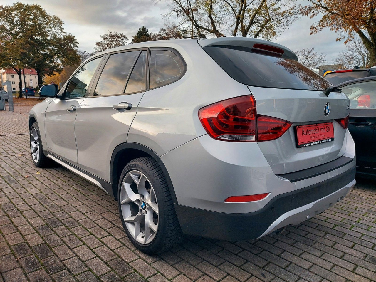 BMW X1 18 d xDrive Xenon Navi Leder AHK - SUV: afbeelding 4 BMW X1 18 d xDrive Xenon Navi Leder AHK - SUV: afbeelding 4