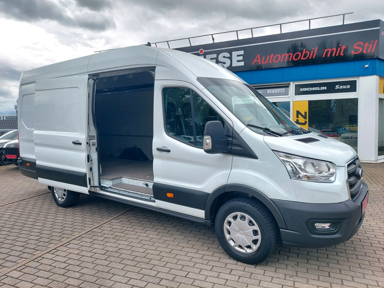 Ford Transit Kasten 350 L4 lang hoch Klima Cam DAB - Personenvervoer: afbeelding 1 Ford Transit Kasten 350 L4 lang hoch Klima Cam DAB - Personenvervoer: afbeelding 1