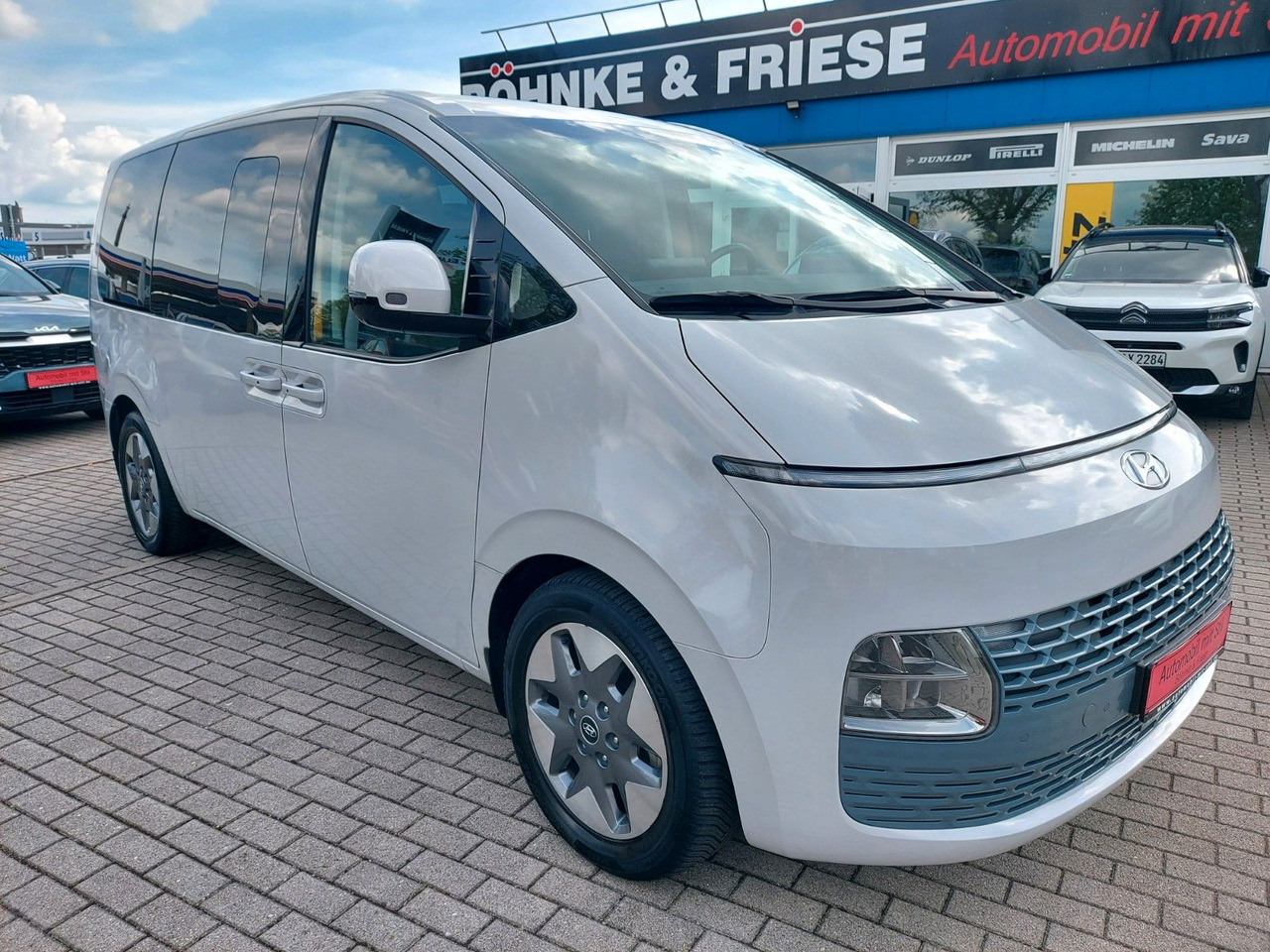 Hyundai Staria Prime 2WD LED NAVI LEDER ACC KAMERA - Personenvervoer: afbeelding 1 Hyundai Staria Prime 2WD LED NAVI LEDER ACC KAMERA - Personenvervoer: afbeelding 1