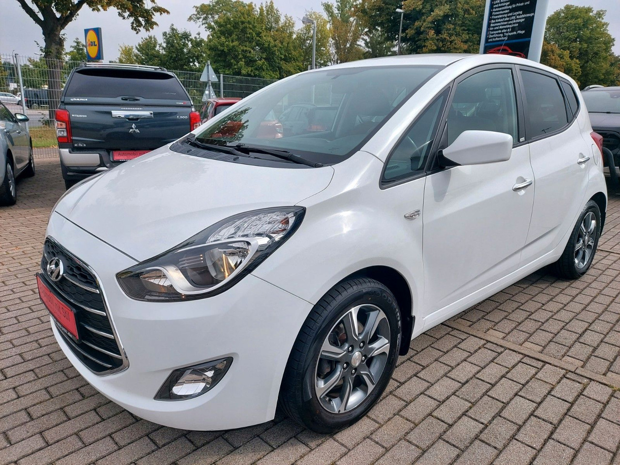 Hyundai ix20 Passion Automatik Klima PDC AHK - Personenwagen: afbeelding 4 Hyundai ix20 Passion Automatik Klima PDC AHK - Personenwagen: afbeelding 4