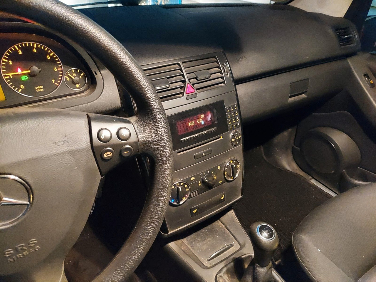 Mercedes-Benz A 150 5 Türen Klimaautomatik Sitzheizung - Personenwagen: afbeelding 1 Mercedes-Benz A 150 5 Türen Klimaautomatik Sitzheizung - Personenwagen: afbeelding 1