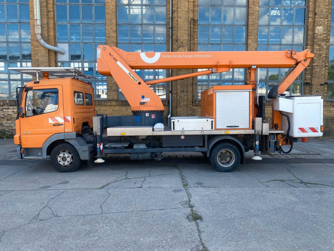 Mercedes-Benz ATEGO WUMAG ELEVANT WT230 23m TÜV - Vrachtwagen hoogwerker: afbeelding 5 Mercedes-Benz ATEGO WUMAG ELEVANT WT230 23m TÜV - Vrachtwagen hoogwerker: afbeelding 5