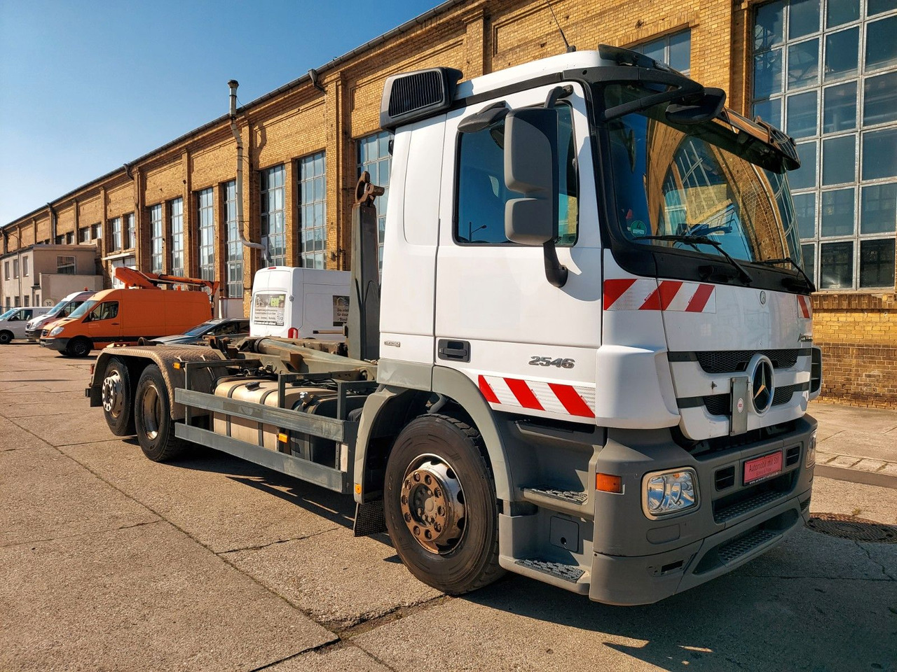 Mercedes-Benz Actros 6-Zyl. 2546 ABROLLKIPPER MEILER - Haakarmsysteem vrachtwagen: afbeelding 2 Mercedes-Benz Actros 6-Zyl. 2546 ABROLLKIPPER MEILER - Haakarmsysteem vrachtwagen: afbeelding 2