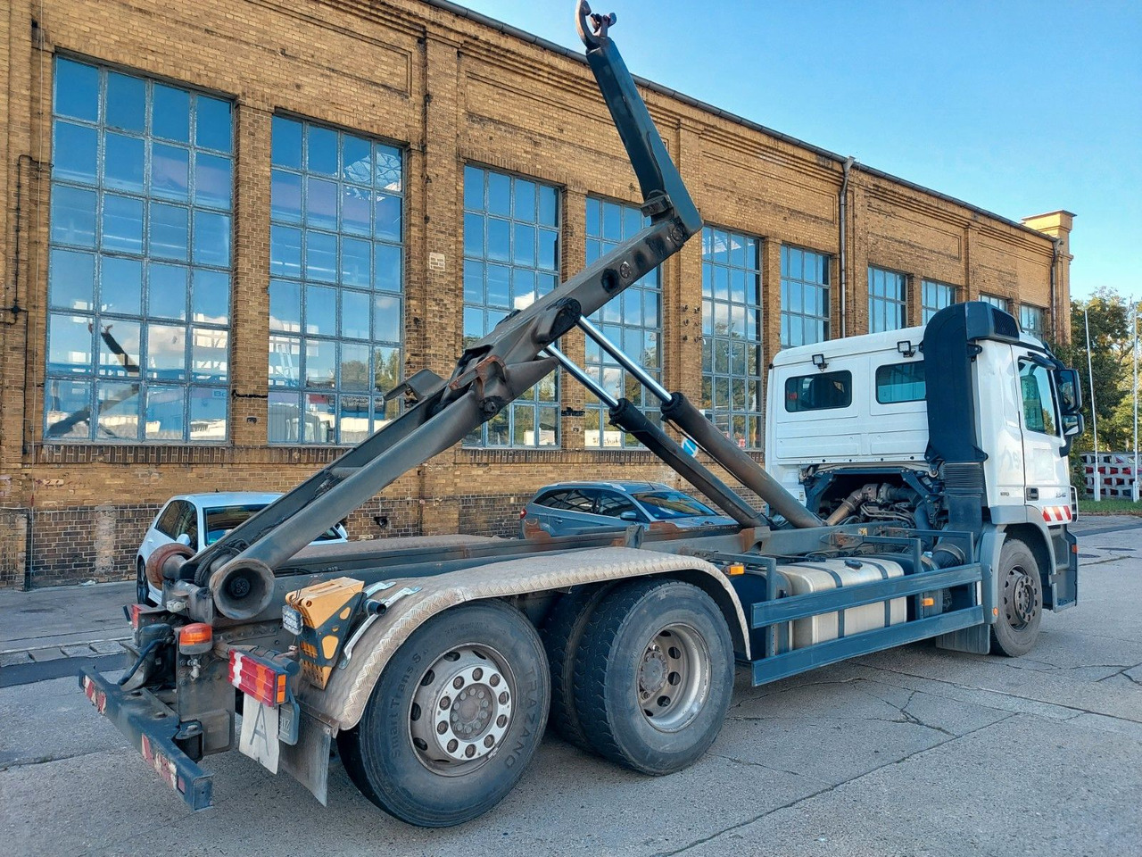 Mercedes-Benz Actros 6-Zyl. 2546 ABROLLKIPPER MEILER - Haakarmsysteem vrachtwagen: afbeelding 1 Mercedes-Benz Actros 6-Zyl. 2546 ABROLLKIPPER MEILER - Haakarmsysteem vrachtwagen: afbeelding 1