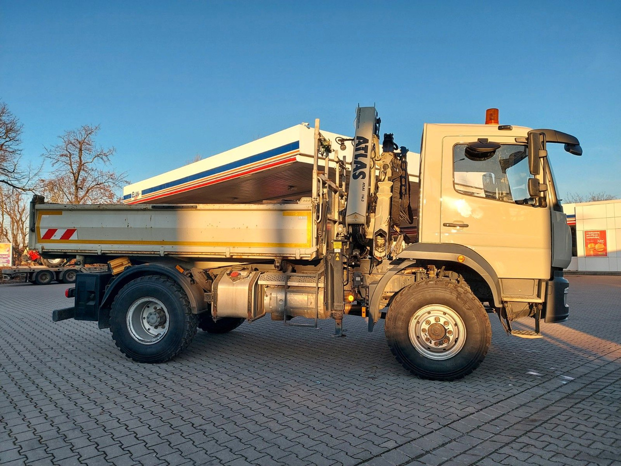 Mercedes-Benz Atego / 1324 MEILLER 4X4 KRAN ATLAS 116.3 Kipper - Kipper vrachtwagen, Kraanwagen: afbeelding 3 Mercedes-Benz Atego / 1324 MEILLER 4X4 KRAN ATLAS 116.3 Kipper - Kipper vrachtwagen, Kraanwagen: afbeelding 3