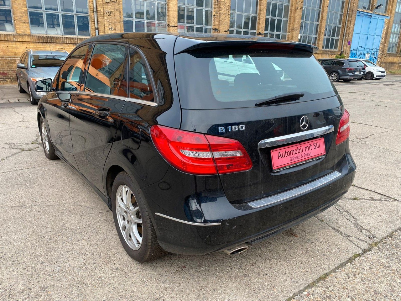 Mercedes-Benz B 180 B -Klasse B 180 Autom. Xenon Navi - Sedan: afbeelding 4 Mercedes-Benz B 180 B -Klasse B 180 Autom. Xenon Navi - Sedan: afbeelding 4