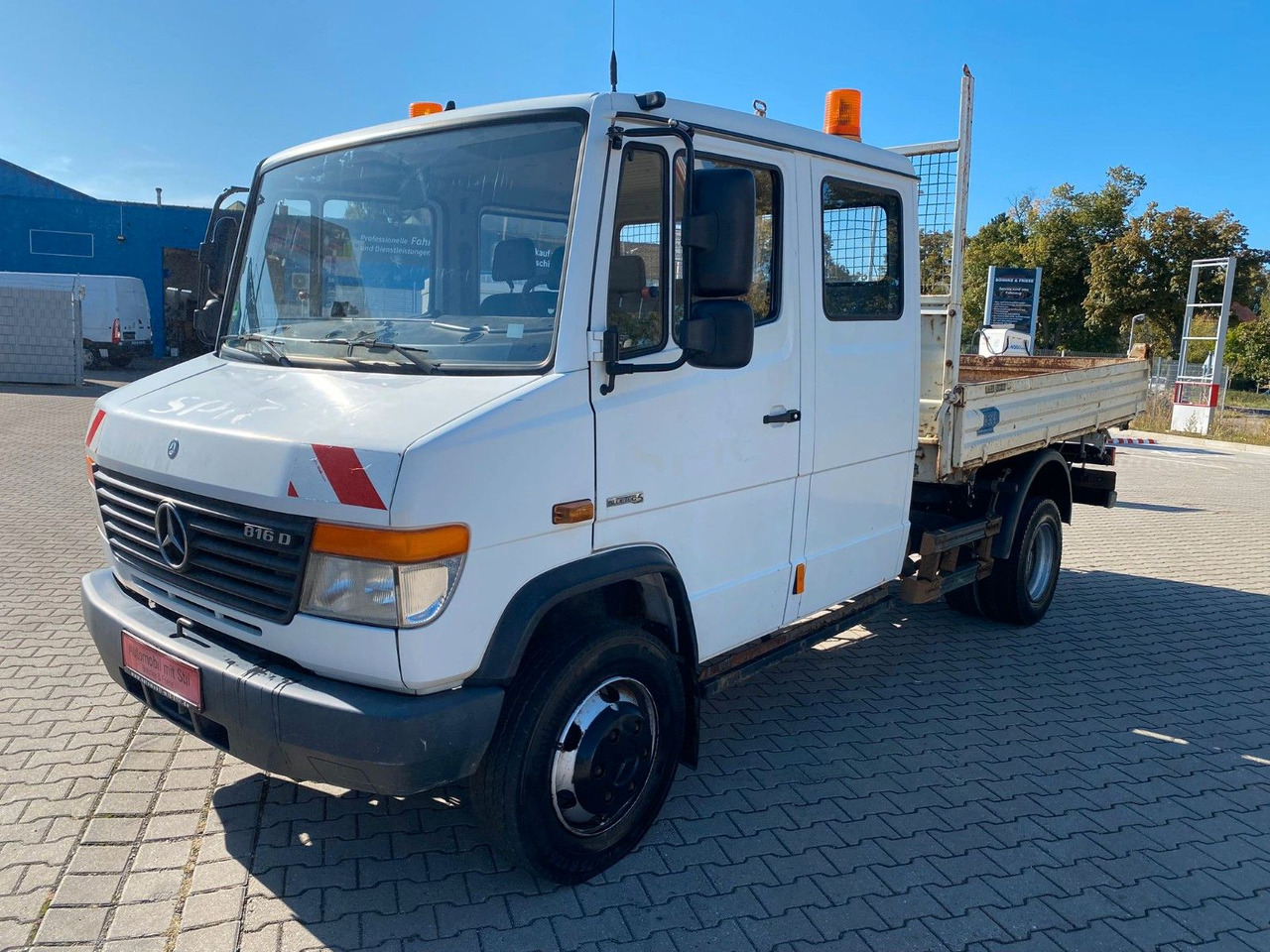 Mercedes-Benz VARIO 816D Doka 3 Seiten Kipper Meiller - Kipper bestelwagen, Bestelwagen met dubbele cabine: afbeelding 3 Mercedes-Benz VARIO 816D Doka 3 Seiten Kipper Meiller - Kipper bestelwagen, Bestelwagen met dubbele cabine: afbeelding 3