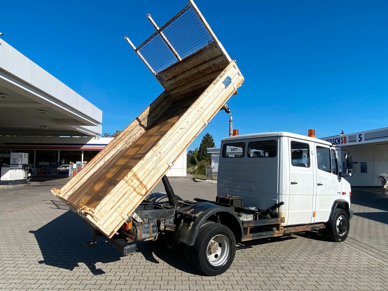 Mercedes-Benz VARIO 816D Doka 3 Seiten Kipper Meiller - Kipper bestelwagen, Bestelwagen met dubbele cabine: afbeelding 4 Mercedes-Benz VARIO 816D Doka 3 Seiten Kipper Meiller - Kipper bestelwagen, Bestelwagen met dubbele cabine: afbeelding 4